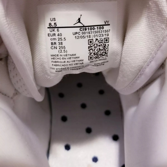 Air Jordan 1 Mid Wmn Nos Differences Nous Unissent White CI9100-100 Shoes Sz 8.5 - Picture 11 of 13